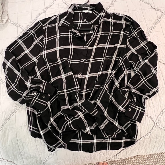 Maurice’s size 1 button down shirt - Picture 2 of 4